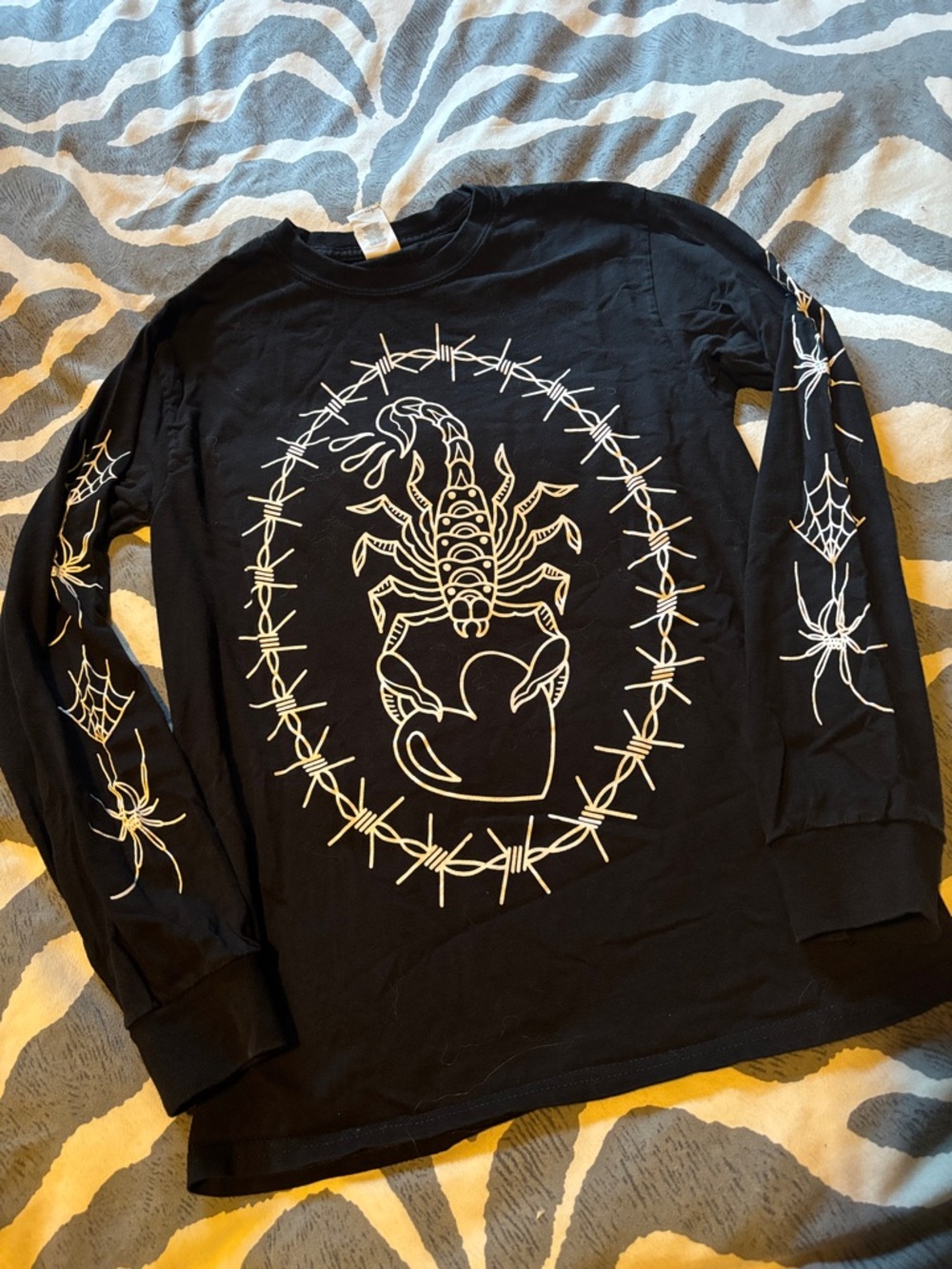Gildan Black Long-Sleeve Scorpion & Spider Graphic Tee